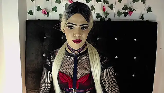 Snapshot of Kristal_Queen01 chatting on 04/01/26, 01:41 Kristal Queen01 online show from 04/01/26, 01:41