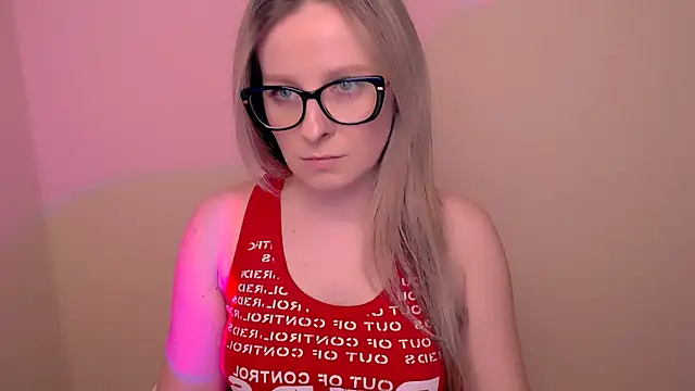 Snapshot of AnnePeach chatting on 04/03/26, 06:17 AnnePeach online show from 04/03/26, 06:17