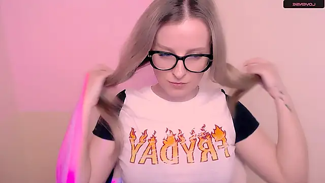 Snapshot of AnnePeach chatting on 04/09/26, 06:13 AnnePeach online show from 04/09/26, 06:13