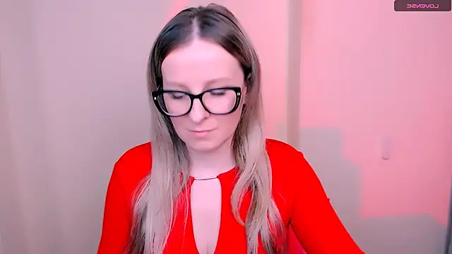 Snapshot of AnnePeach chatting on 04/22/26, 05:03 AnnePeach online show from 04/22/26, 05:03