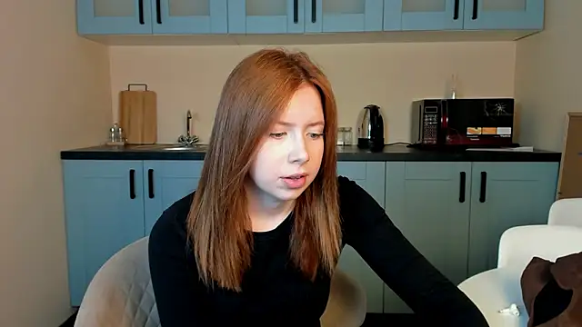 Snapshot of StellaBev chatting on 03/26/26, 12:44 StellaBev online show from 03/26/26, 12:44