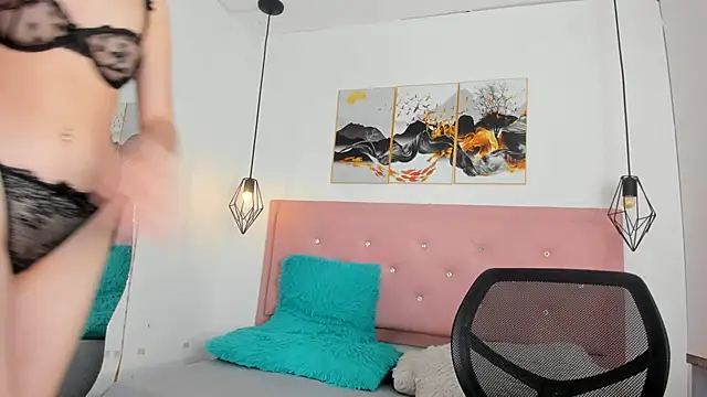 kiara  white1 online show from 02/18/26, 10:06