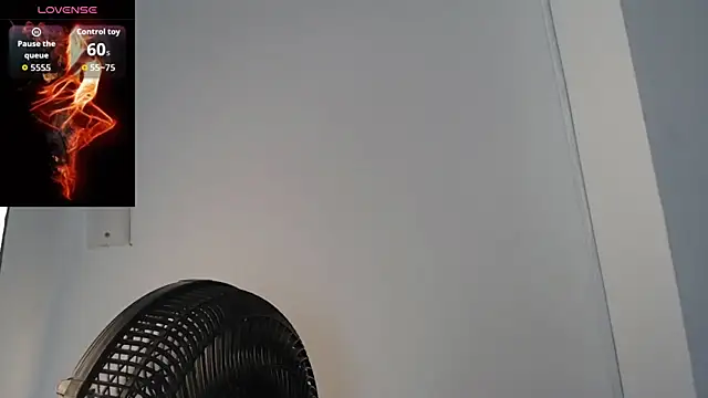 Snapshot of lily_rose1 chatting on 06/16/26, 05:48 lily rose1 online show from 06/16/26, 05:48