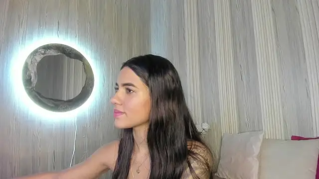 Isabellaa Rosee online show from 06/18/26, 08:35