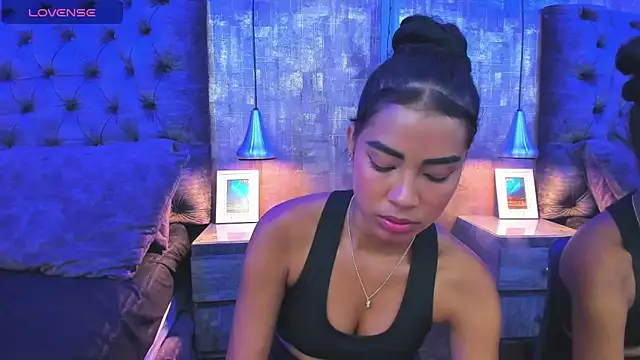 ninareyes online show from 02/16/26, 09:33