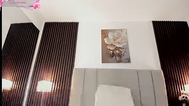 Snapshot of _MiLa_Dyva chatting on 03/25/26, 04:35 MiLa Dyva online show from 03/25/26, 04:35