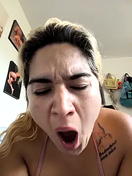 violet-grey online show from 04/18/26, 03:16