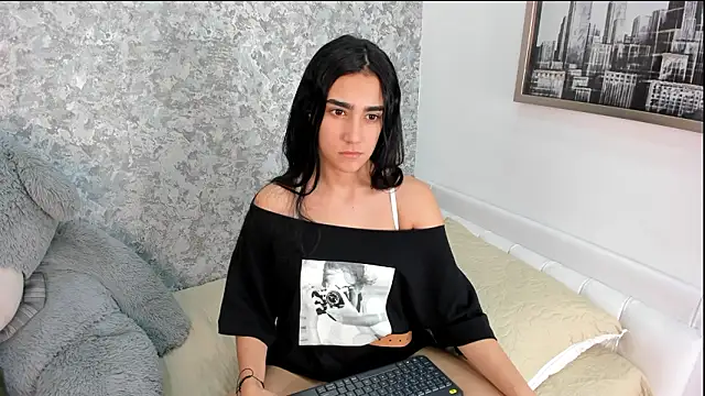 Anika H online show from 03/26/26, 12:22