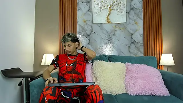 YOUNG BOYS HELL online show from 03/01/26, 01:18