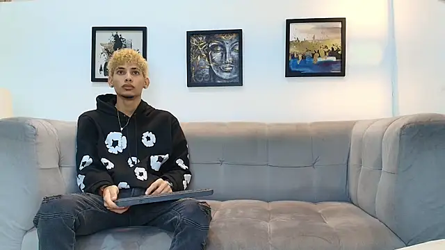 YOUNG BOYS HELL online show from 05/30/26, 01:25