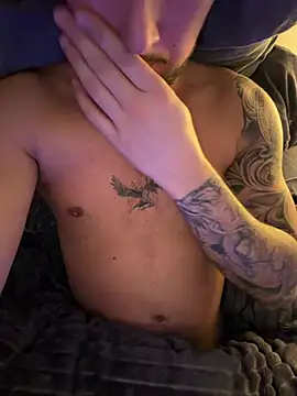 Snapshot of derallerechte001 chatting on 02/15/26, 09:30 derallerechte001 online show from 02/15/26, 09:30