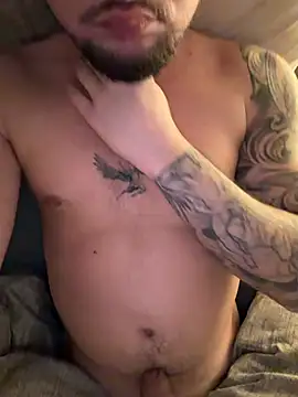 Snapshot of derallerechte001 chatting on 02/21/26, 01:06 derallerechte001 online show from 02/21/26, 01:06