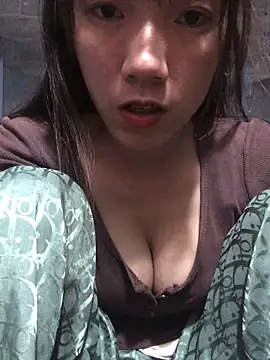 Snapshot of Sukem-mut chatting on 04/07/26, 03:01 Sukem-mut online show from 04/07/26, 03:01