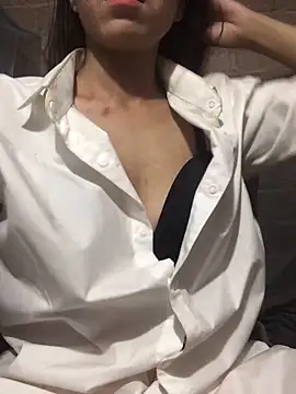 Snapshot of Sukem-mut chatting on 04/14/26, 01:44 Sukem-mut online show from 04/14/26, 01:44