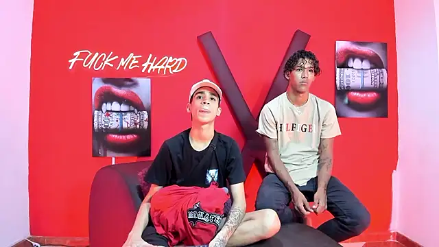 Snapshot of GREEN_BOYS chatting on 02/15/26, 07:51 GREEN BOYS online show from 02/15/26, 07:51