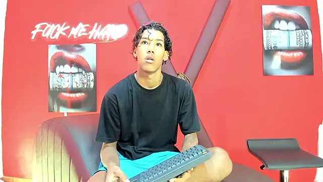 Snapshot of GREEN_BOYS chatting on 02/19/26, 07:26 GREEN BOYS online show from 02/19/26, 07:26