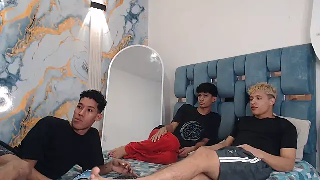 GREEN BOYS online show from 04/13/26, 07:19