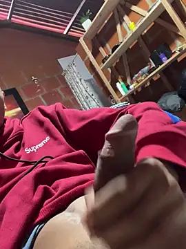 Snapshot of Miguel_960 chatting on 04/05/26, 09:34 Miguel 960 online show from 04/05/26, 09:34