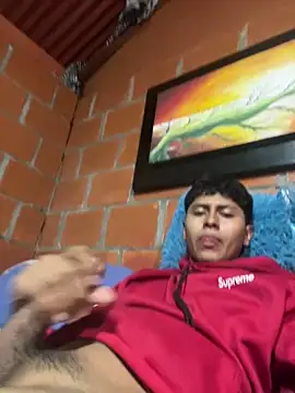 Snapshot of Miguel_960 chatting on 04/25/26, 01:30 Miguel 960 online show from 04/25/26, 01:30