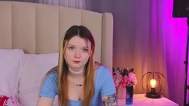 Snapshot of AlyssFrost chatting on 06/18/26, 09:14 AlyssFrost online show from 06/18/26, 09:14