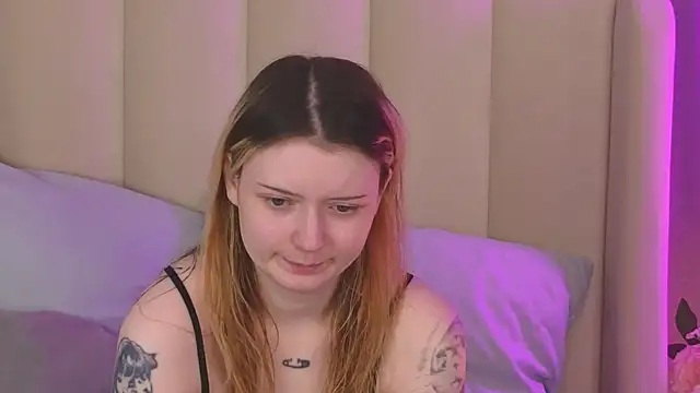 Snapshot of AlyssFrost chatting on 07/01/26, 04:03 AlyssFrost online show from 07/01/26, 04:03
