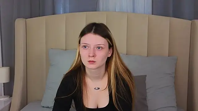Snapshot of AlyssFrost chatting on 07/14/26, 02:05 AlyssFrost online show from 07/14/26, 02:05