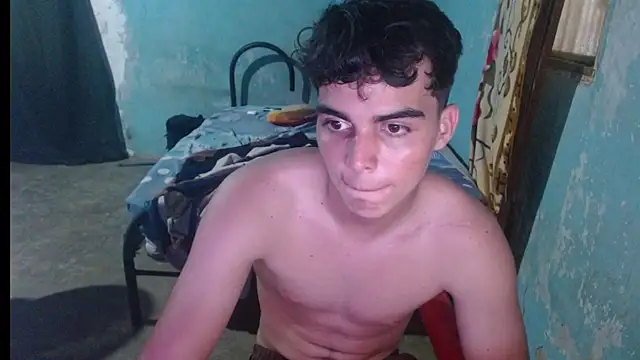 Snapshot of heiker__ chatting on 05/22/26, 03:13 heiker online show from 05/22/26, 03:13