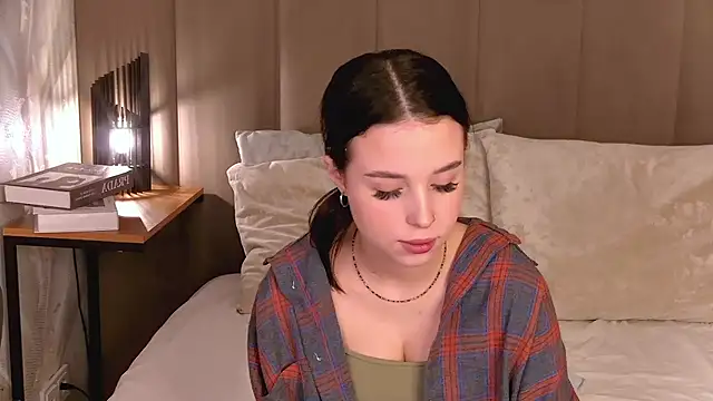 Snapshot of LanaLedger chatting on 03/03/26, 10:43 LanaLedger online show from 03/03/26, 10:43