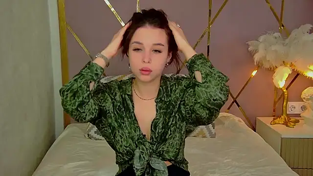 Snapshot of LanaLedger chatting on 03/06/26, 10:56 LanaLedger online show from 03/06/26, 10:56