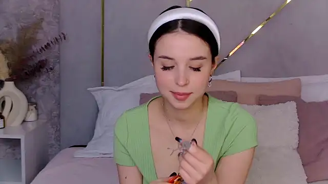 Snapshot of LanaLedger chatting on 03/18/26, 03:48 LanaLedger online show from 03/18/26, 03:48