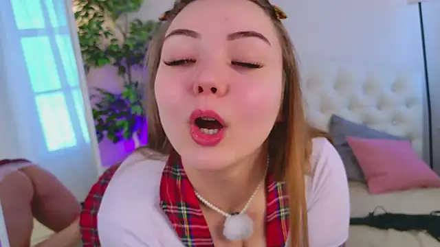 Snapshot of ur_blythe_doll chatting on 04/22/26, 06:27 ur blythe doll online show from 04/22/26, 06:27