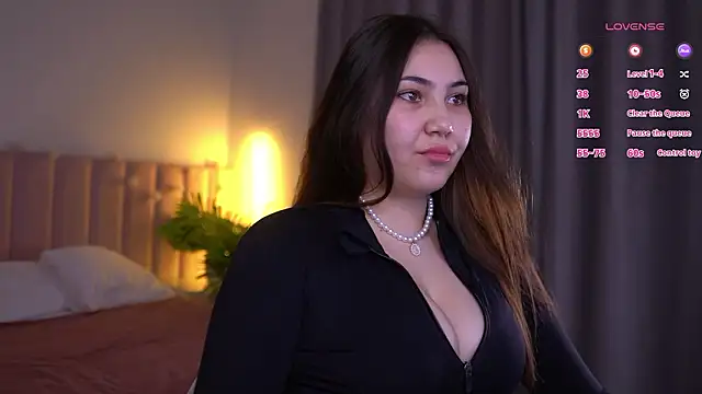 Snapshot of Lina_Loon chatting on 03/07/26, 04:04 Lina Loon online show from 03/07/26, 04:04