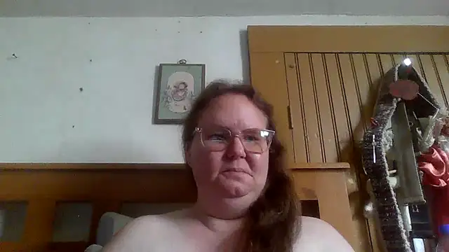 Snapshot of naughty_queen1 chatting on 04/21/26, 07:50 naughty queen1 online show from 04/21/26, 07:50