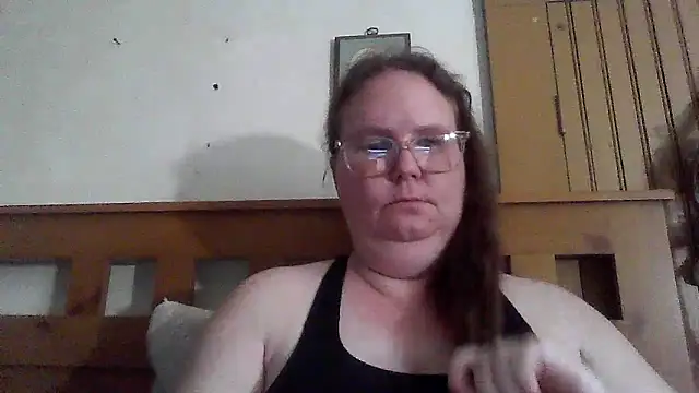 Snapshot of naughty_queen1 chatting on 05/05/26, 08:06 naughty queen1 online show from 05/05/26, 08:06