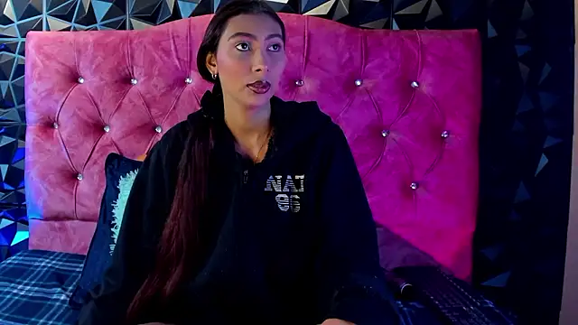 angeldreams15  online show from 03/18/26, 07:06