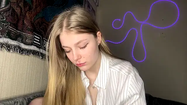 Snapshot of CassandraMur chatting on 02/27/26, 03:12 CassandraMur online show from 02/27/26, 03:12