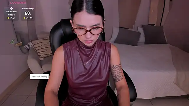 JulietteMoreau online show from 04/26/26, 11:41