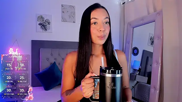 julietha Vega online show from 03/28/26, 06:18