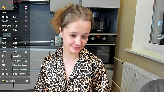 Mary Phoenix online show from 02/15/26, 04:25