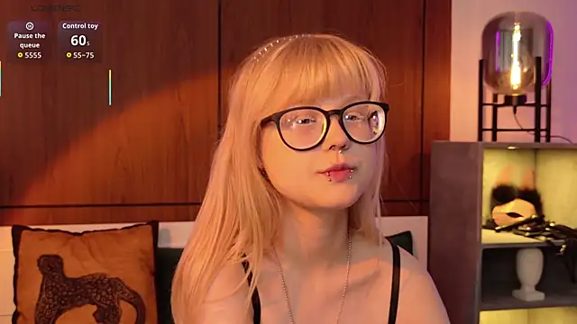 MoliQin online show from 05/24/26, 06:51