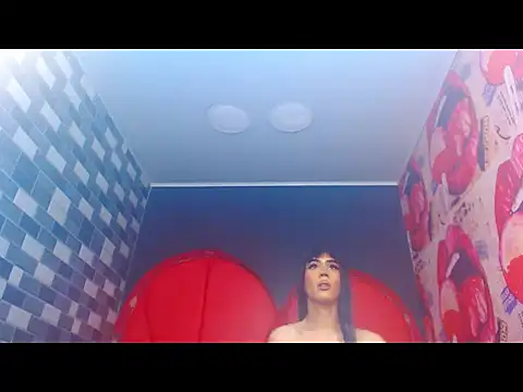 Snapshot of charlottxjuless chatting on 02/18/26, 02:35 charlottxjuless online show from 02/18/26, 02:35