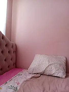 kiki milu online show from 04/06/26, 05:36