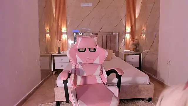 Snapshot of your_whore_Salome chatting on 03/04/26, 06:47 your whore Salome online show from 03/04/26, 06:47