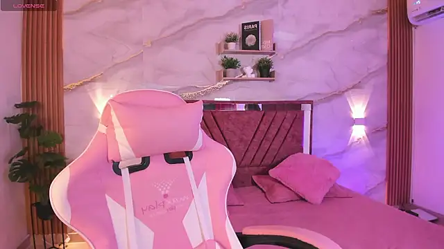 Snapshot of your_whore_Salome chatting on 03/19/26, 06:34 your whore Salome online show from 03/19/26, 06:34