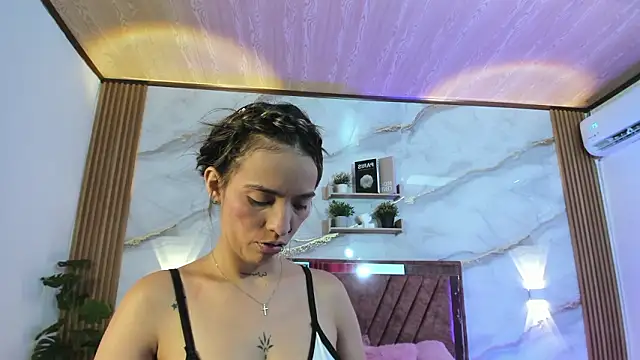 Snapshot of your_whore_Salome chatting on 03/20/26, 06:13 your whore Salome online show from 03/20/26, 06:13