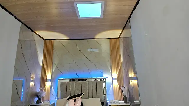 Snapshot of your_whore_Salome chatting on 03/23/26, 06:56 your whore Salome online show from 03/23/26, 06:56