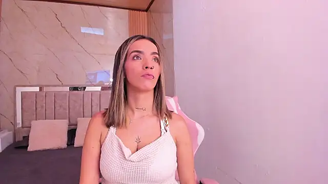 Snapshot of your_whore_Salome chatting on 03/26/26, 06:35 your whore Salome online show from 03/26/26, 06:35