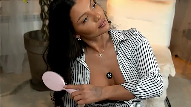 Snapshot of TheMaddisonShow_ chatting on 04/11/26, 03:11 TheMaddisonShow online show from 04/11/26, 03:11