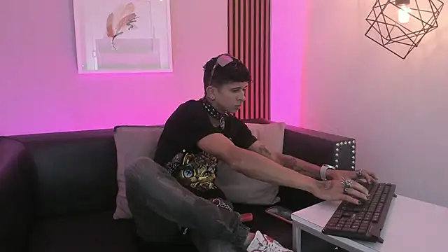 Maximoking26 online show from 07/17/26, 01:56