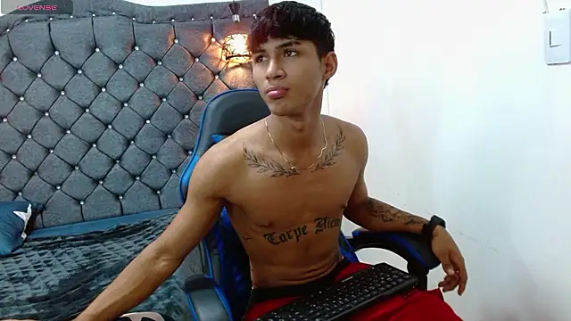 Snapshot of luka_big18 chatting on 02/21/26, 12:44 luka big18 online show from 02/21/26, 12:44